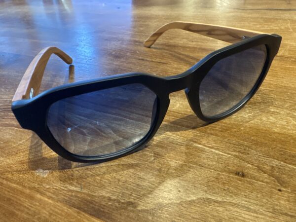 LVNCCK Black Blue